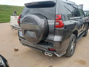 Toyota Land Cruiser Prado 2016 Noir