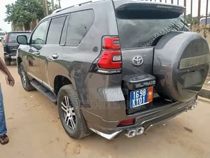 Toyota Land Cruiser Prado 2016 Noir
