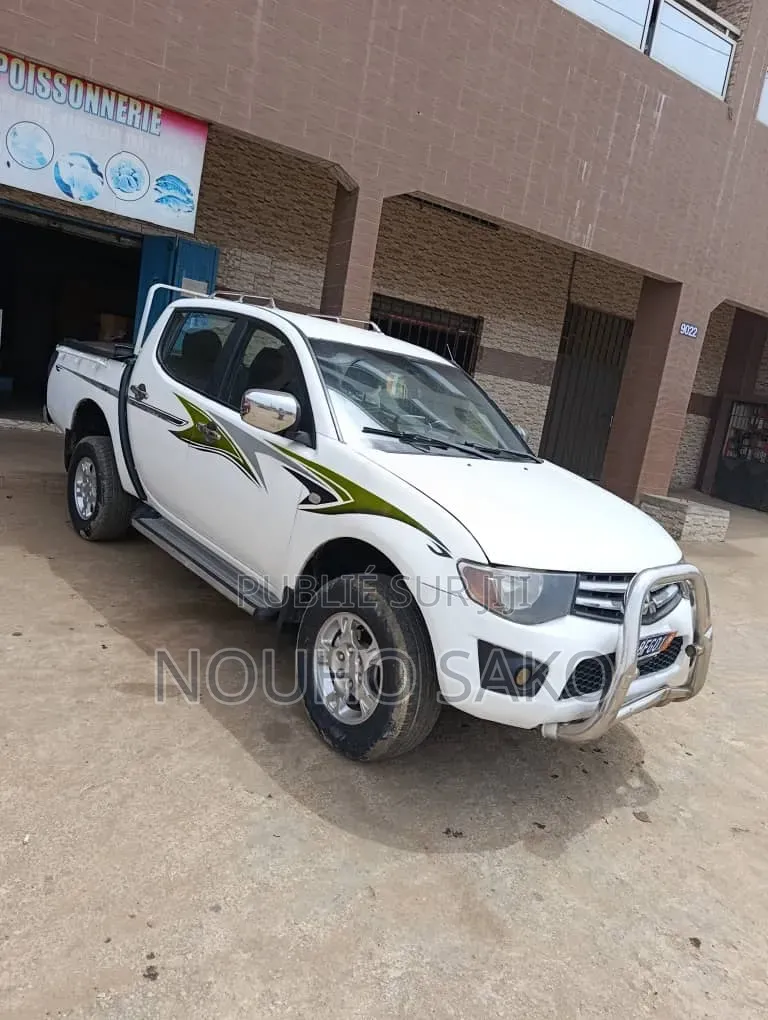 Mitsubishi L200 2010 Blanc
