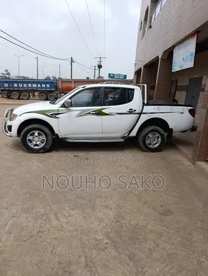 Mitsubishi L200 2010 Blanc