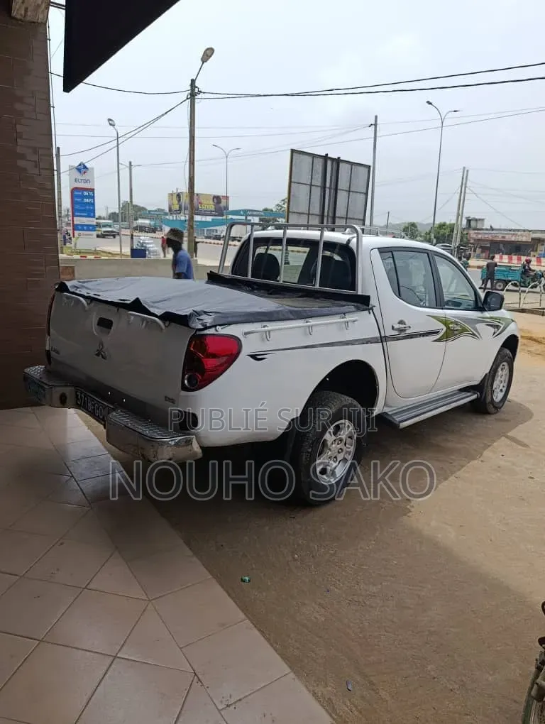 Mitsubishi L200 2010 Blanc