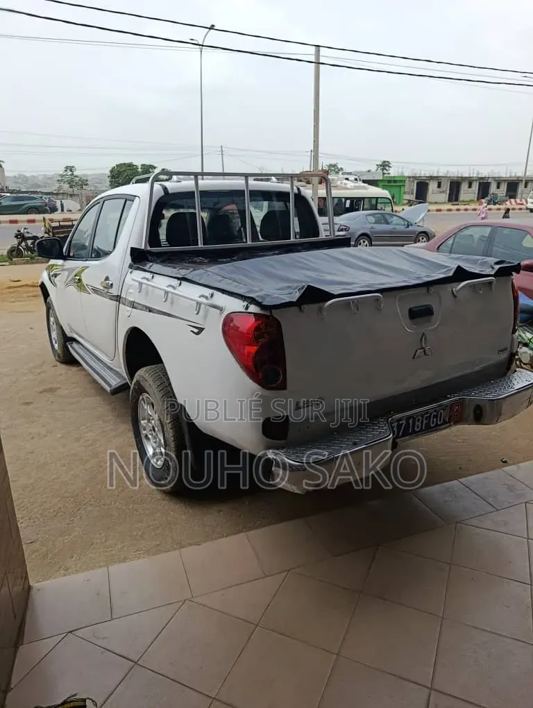 Mitsubishi L200 2010 Blanc