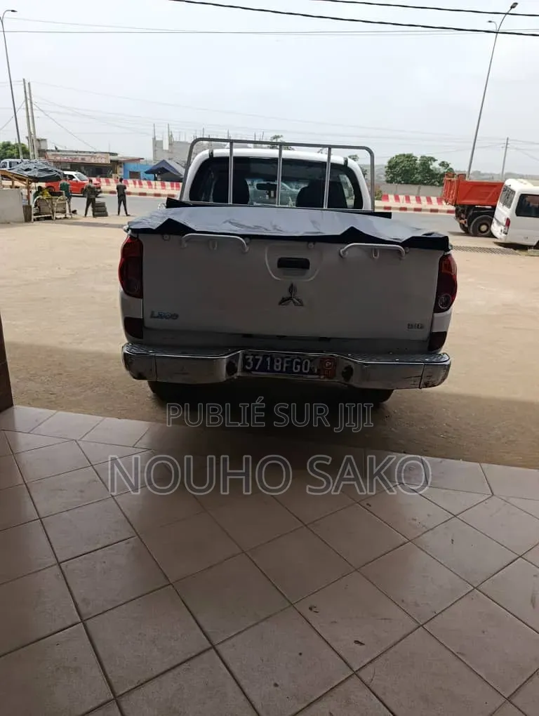 Mitsubishi L200 2010 Blanc