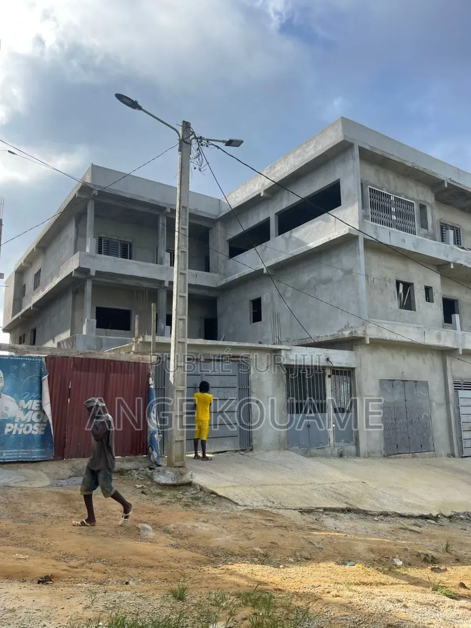 2chbre Appartement dans R+2, Songon à Vendre