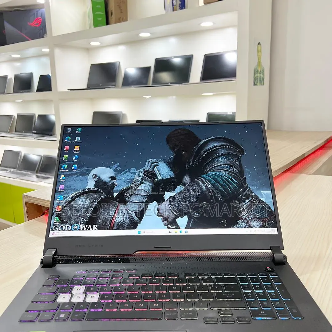 Nouveau Ordinateur portable Asus ROG Strix G17 32GB AMD Ryzen 9 SSD 1T