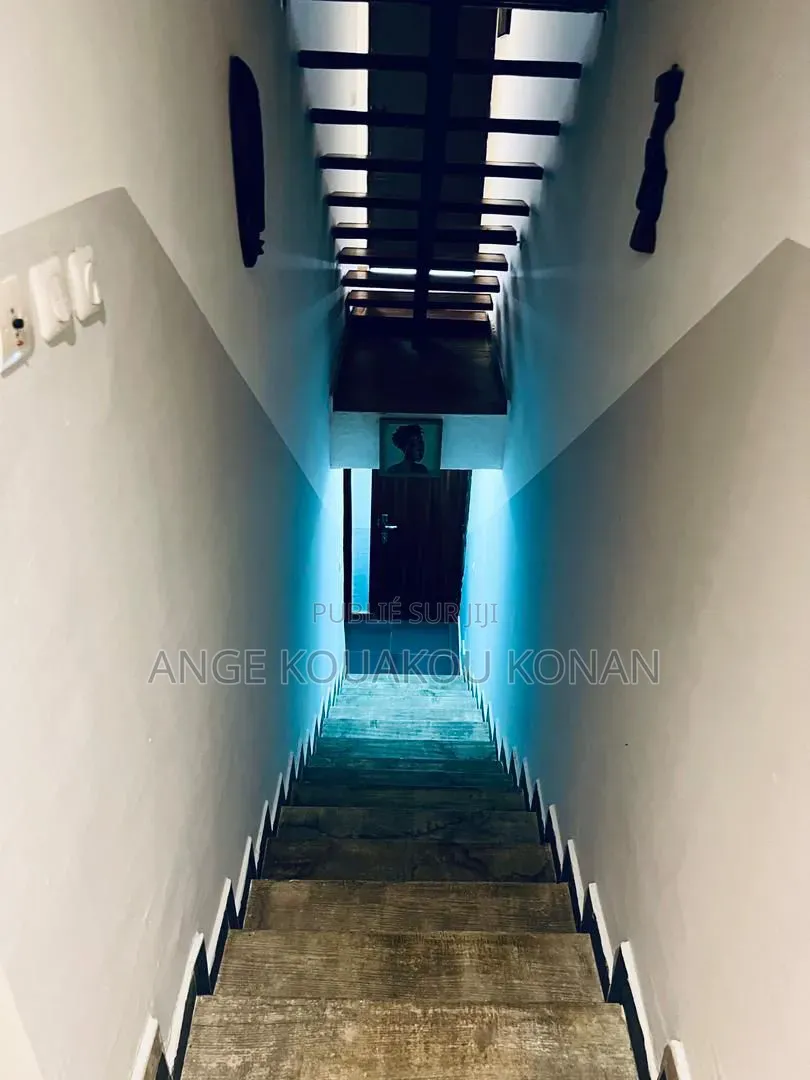 Meublé 3chbre Appartement dans Ange Immobilier, Cocody à Louer
