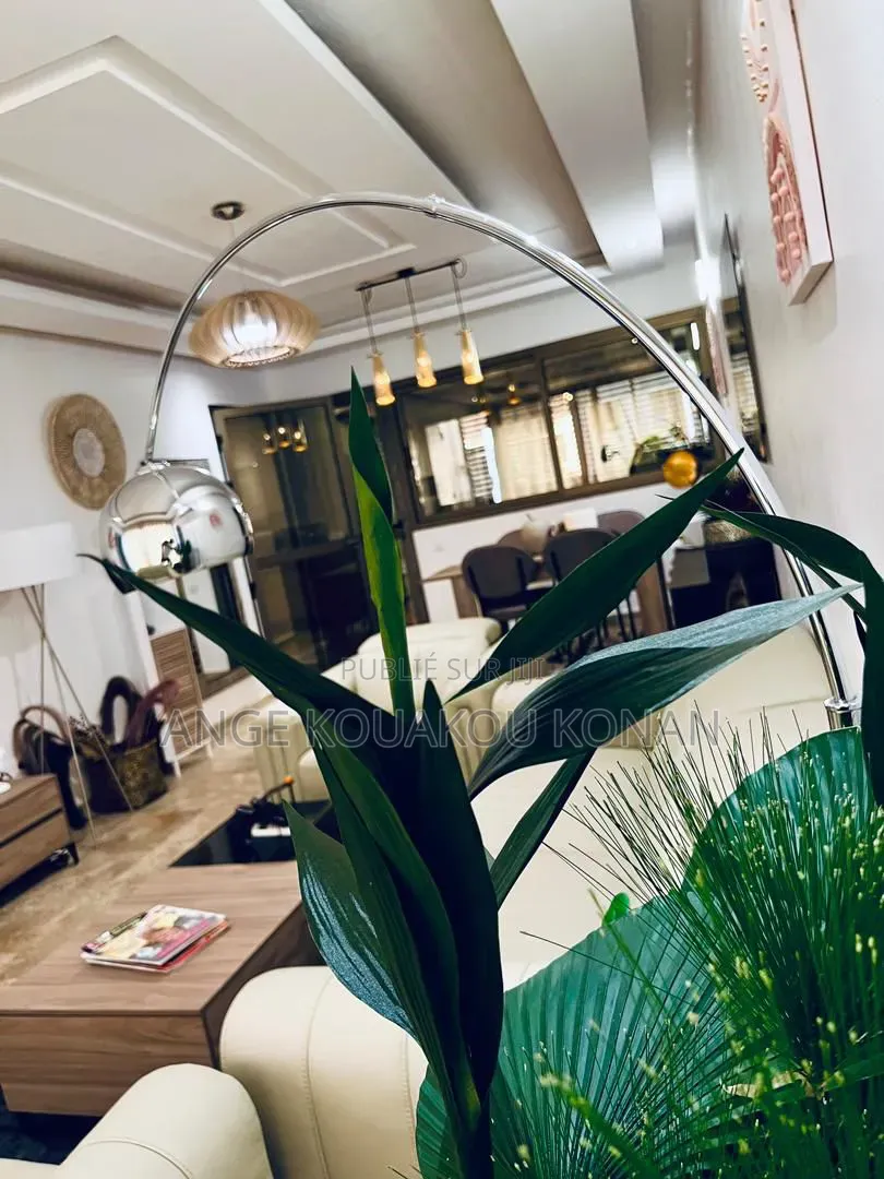 Meublé 3chbre Appartement dans Ange Immobilier, Cocody à Louer