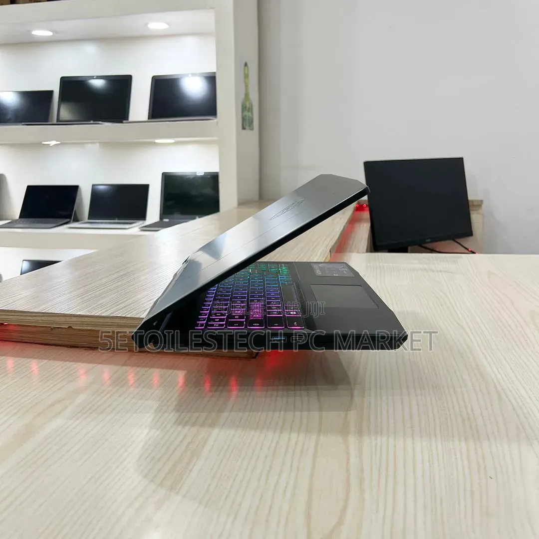 Nouveau Ordinateur portable MSI Katana 15 16GB Intel Core i7 SSD 512GB