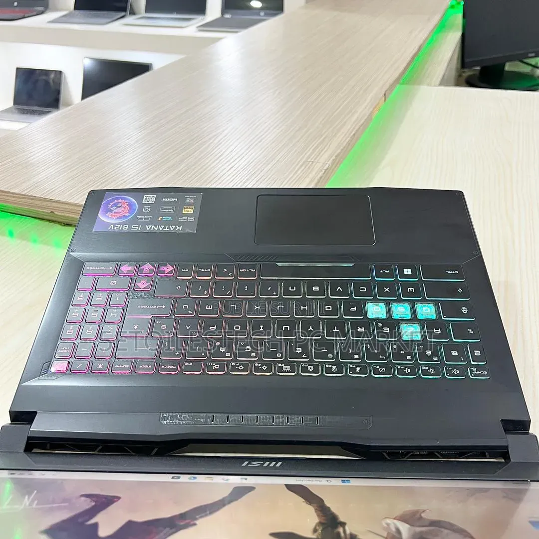 Nouveau Ordinateur portable MSI Katana 15 16GB Intel Core i7 SSD 512GB