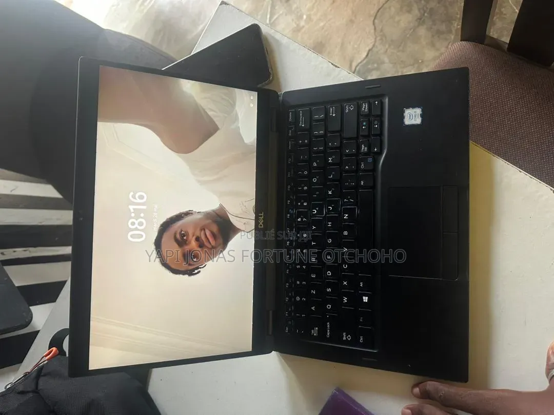Ordinateur portable Dell Latitude 5300 16GB Intel Core i5 SSD 128GB