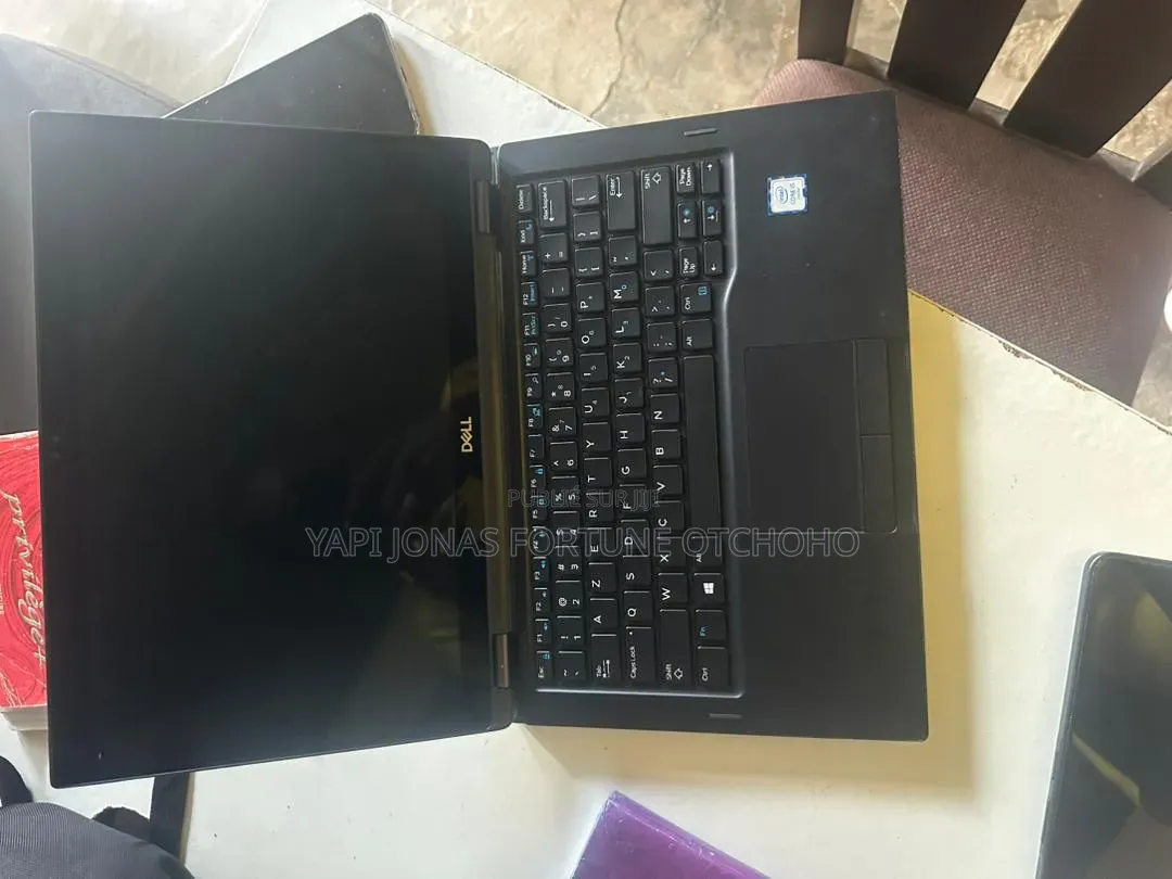 Ordinateur portable Dell Latitude 5300 16GB Intel Core i5 SSD 128GB