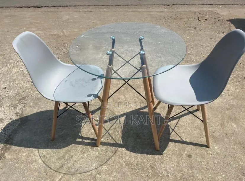 Table À Manger Vitrè