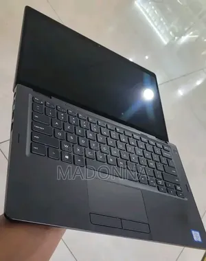 Nouveau Ordinateur de bureau HP 200 G4 32GB Intel Core i5 HDD 512GB