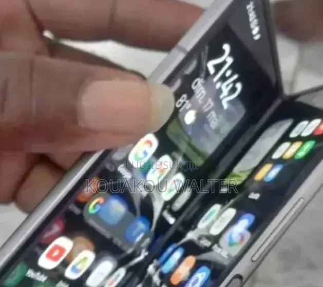 Nouveau Tecno Phantom V Flip 256 GB Blanc