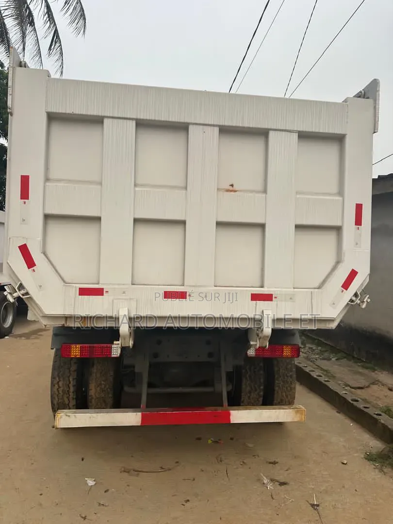 2 Bennes Howo Sinotruck Importe