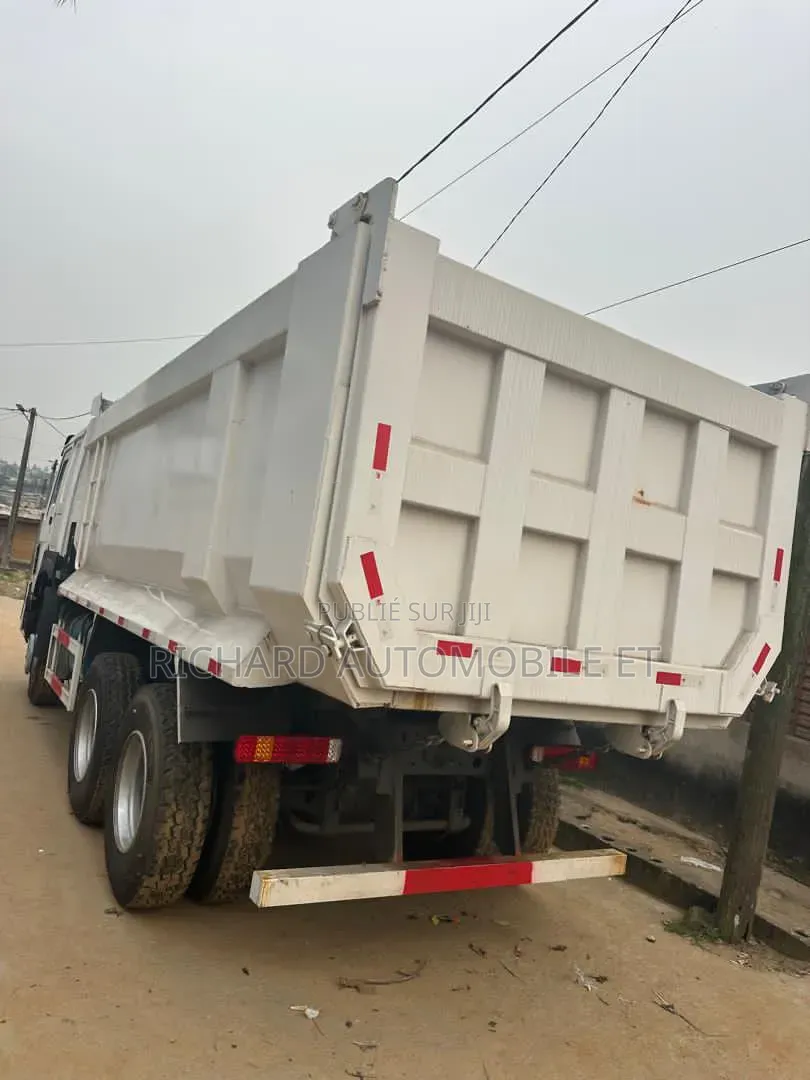 2 Bennes Howo Sinotruck Importe