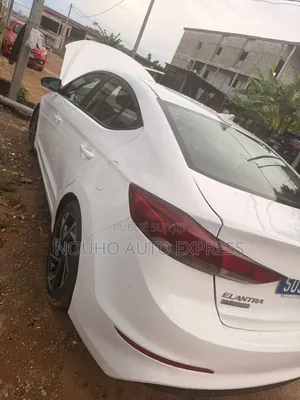 Hyundai Elantra 2018 Blanc