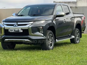 Mitsubishi L200 2021 Noir