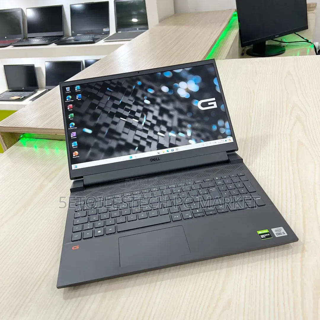 Nouveau Ordinateur portable Dell G15 5535 8GB Intel Core i5 SSD 256GB