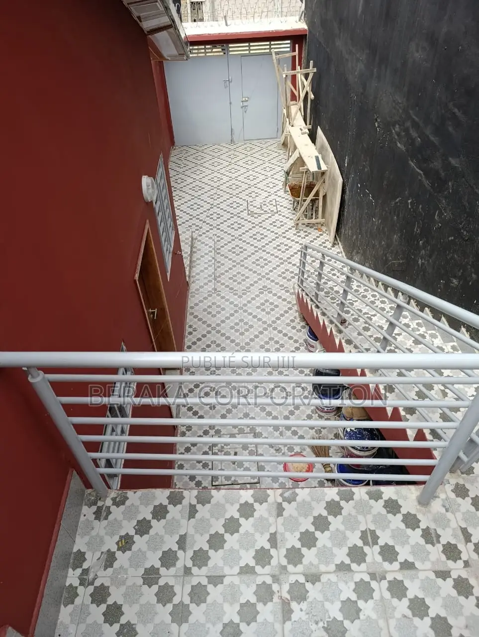 5chbre Duplex dans Beraka Corporation, Cocody à Vendre
