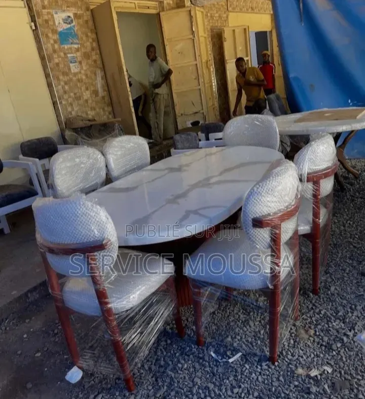 Table À Manger