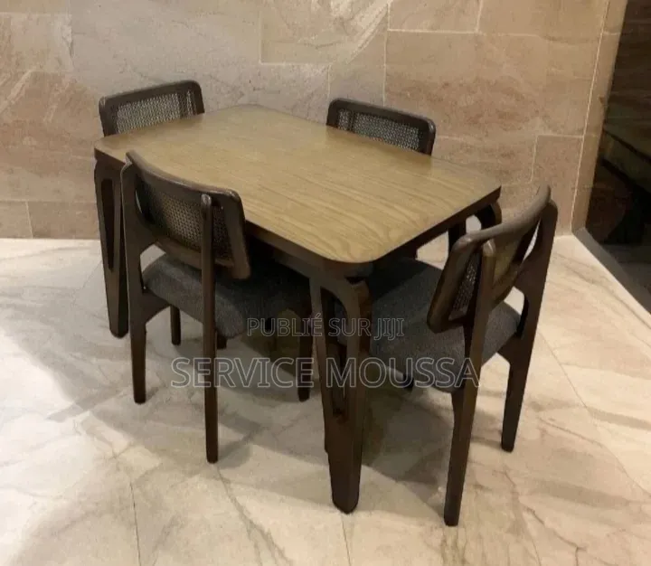 Table À Manger