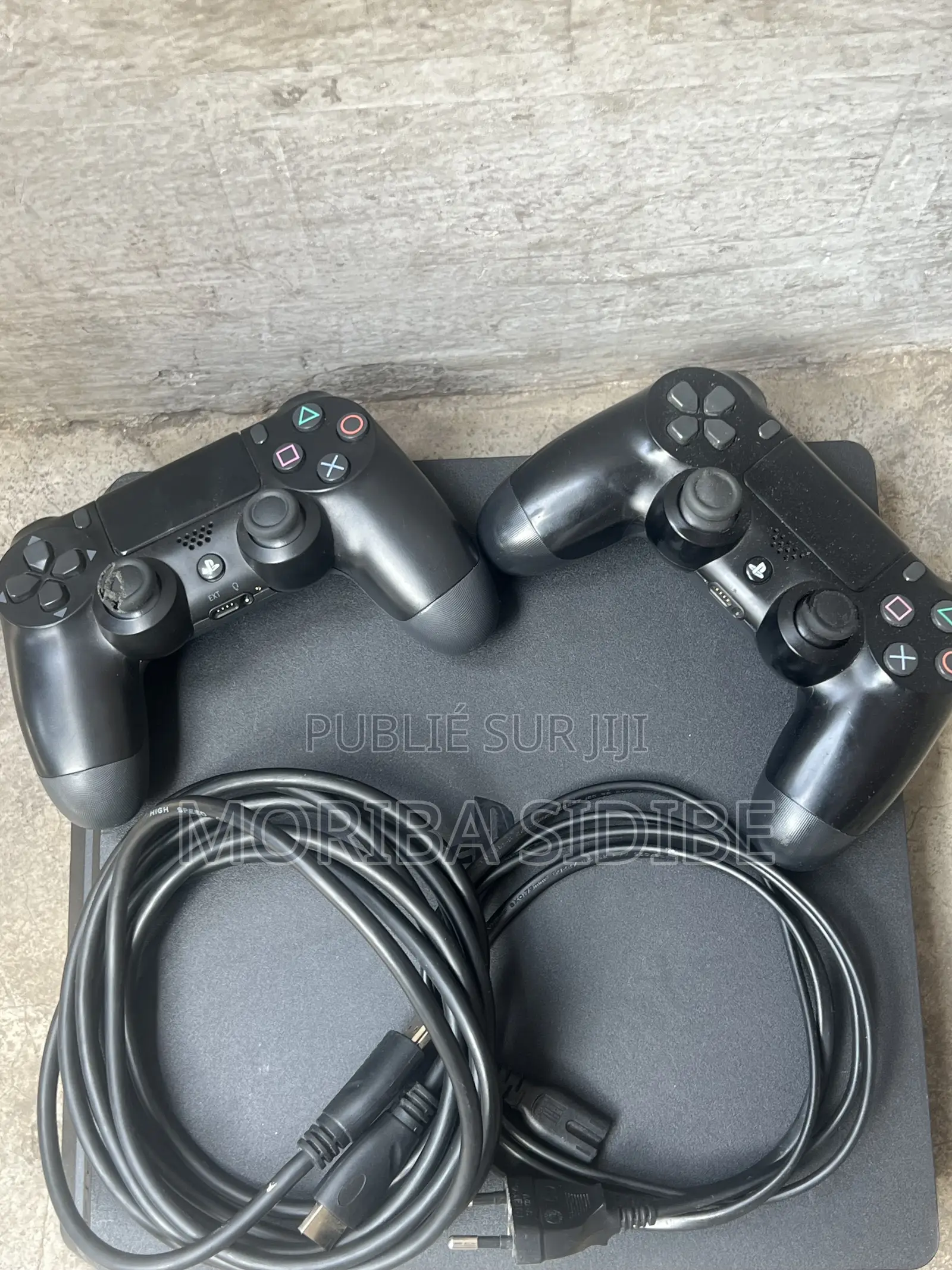 Ps4 Slim Très Bon État