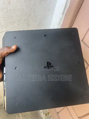 Ps4 Slim Très Bon État