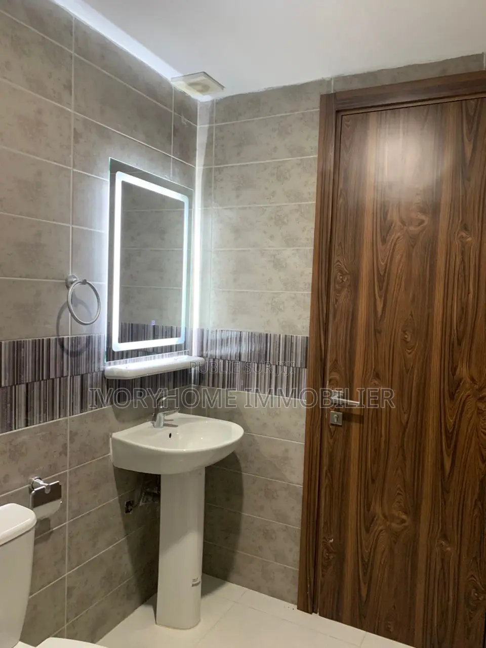 3chbre Appartement dans Cocody à Louer