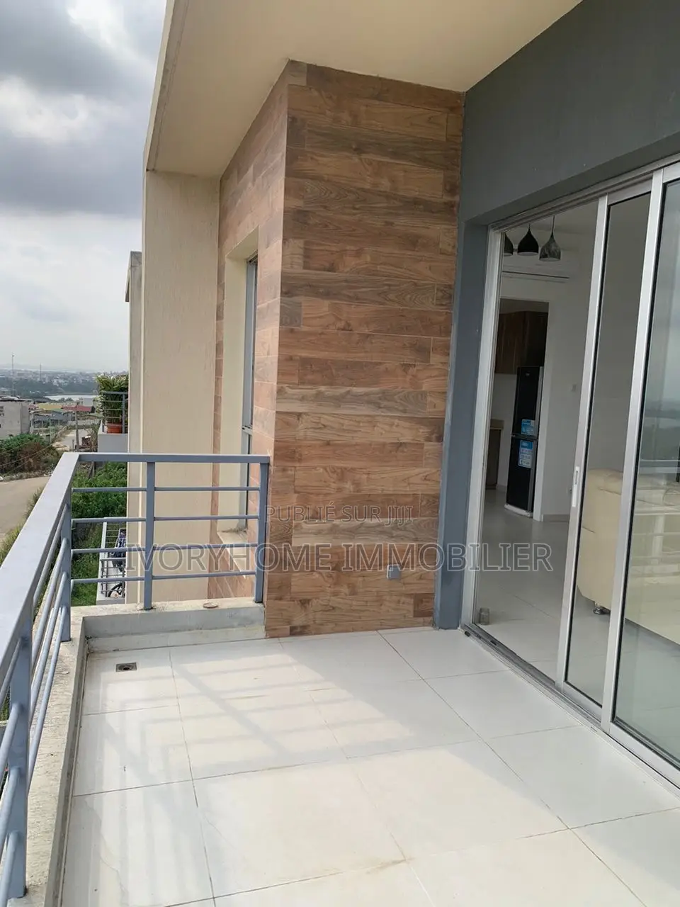 3chbre Appartement dans Cocody à Louer