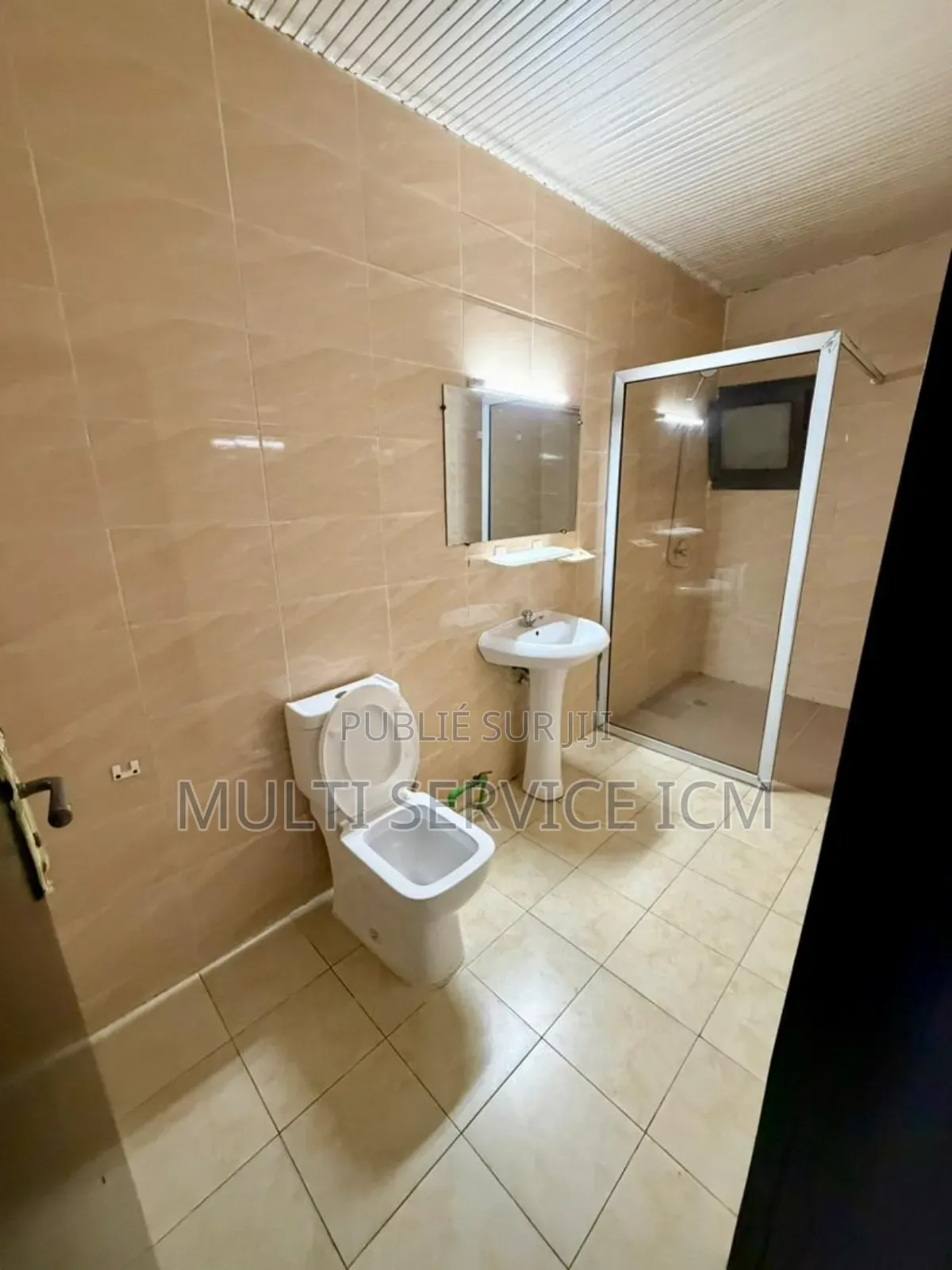 4chbre Duplex dans Ismaël Coulibaly, Cocody à Louer