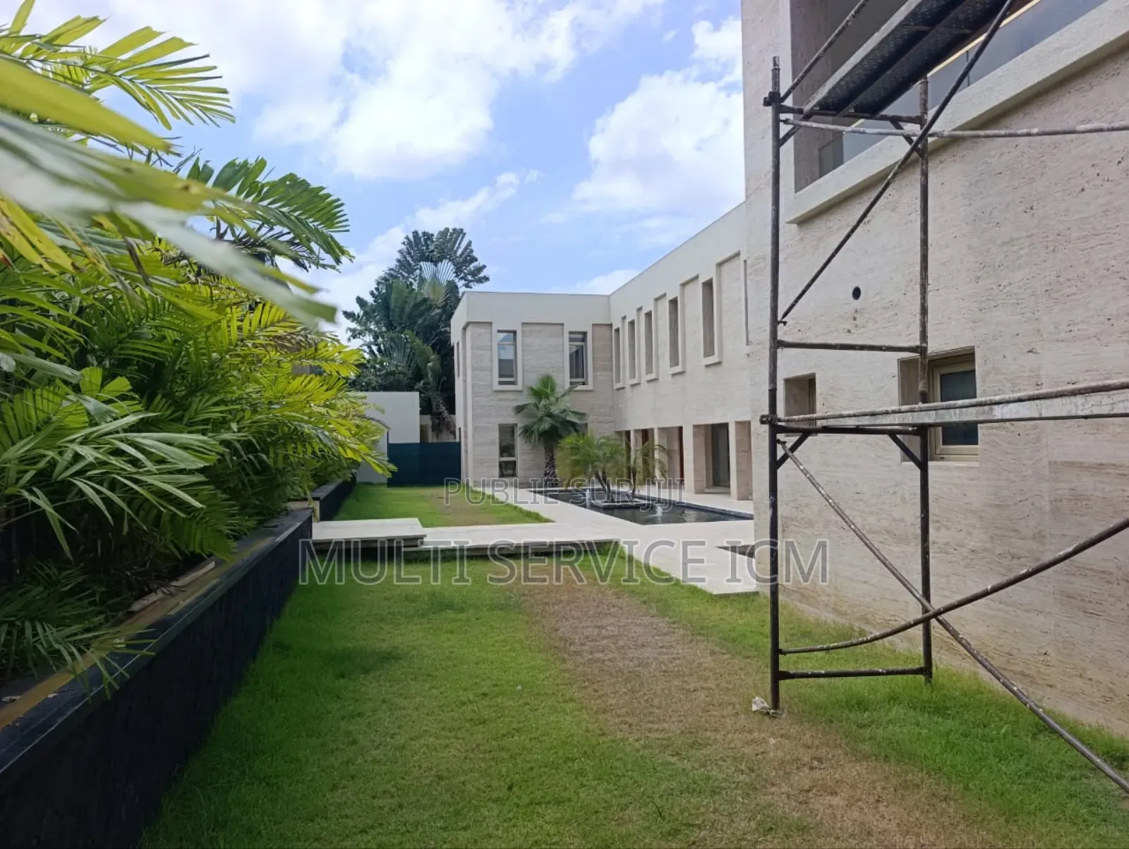 16chbre Duplex dans Ismaël Coulibaly, Cocody à Louer