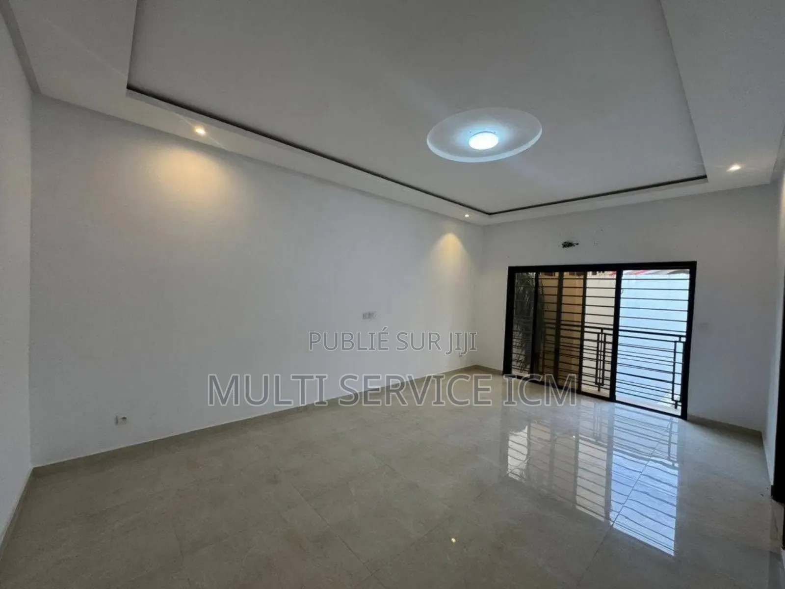 5chbre Villa dans Ismaël Coulibaly, Grand-Bassam à Vendre