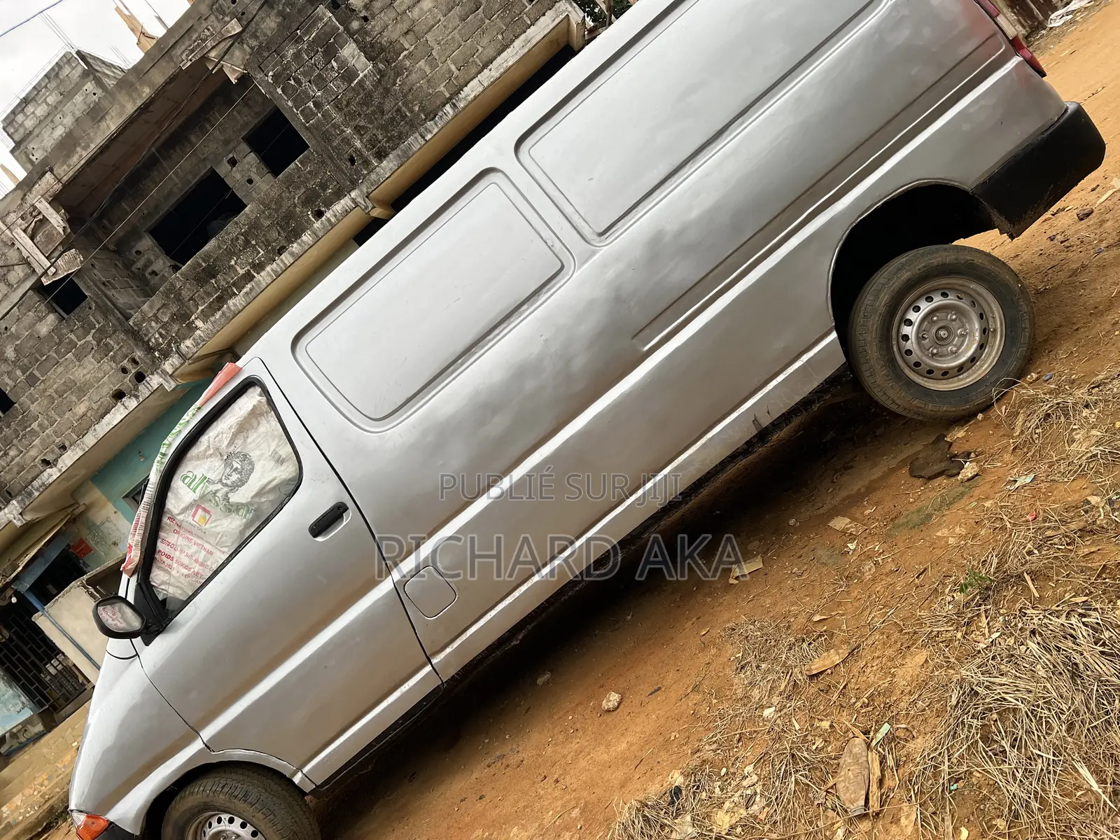 Toyota Grand HiAce 1980 Gris