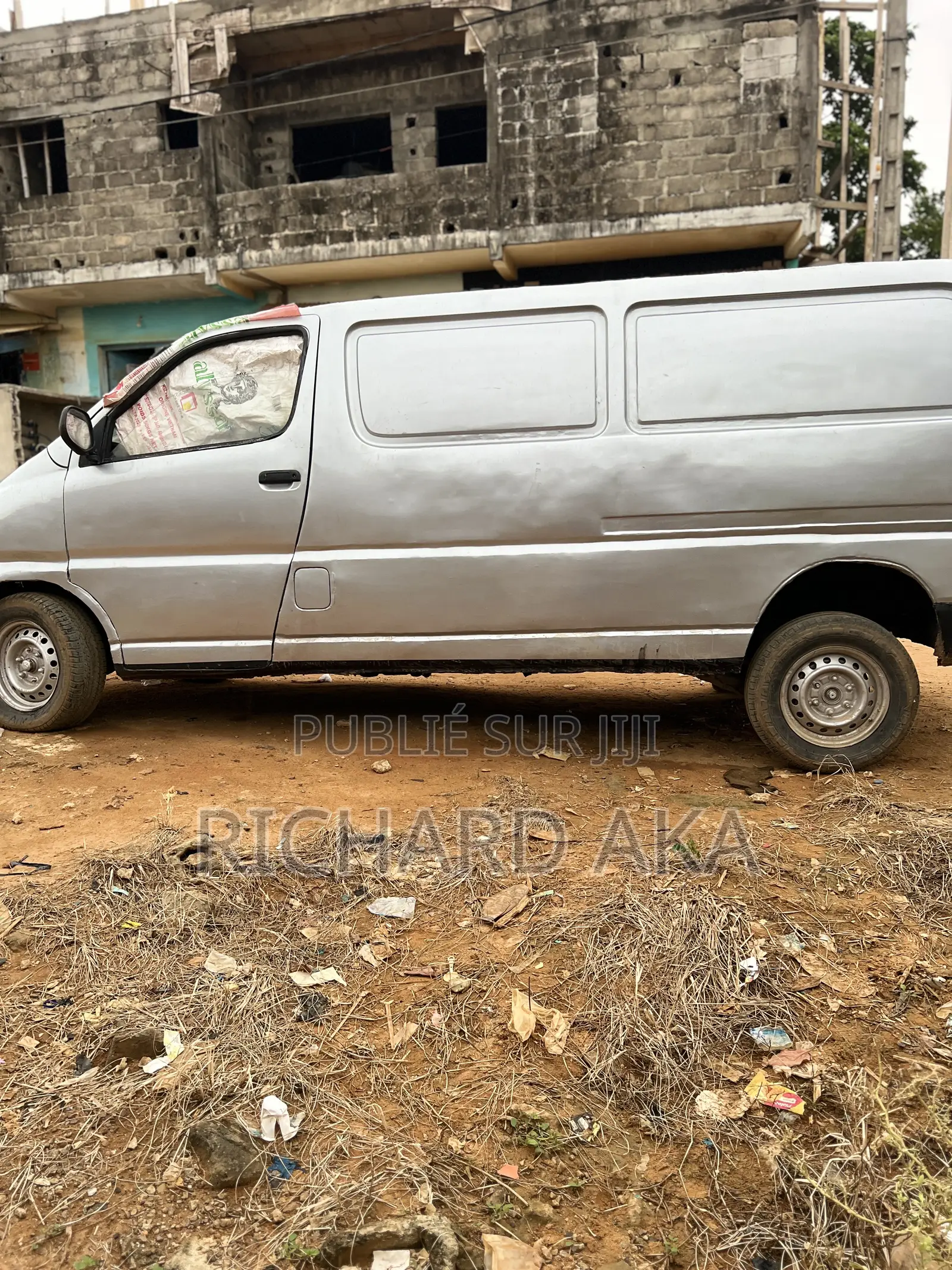 Toyota Grand HiAce 1980 Gris