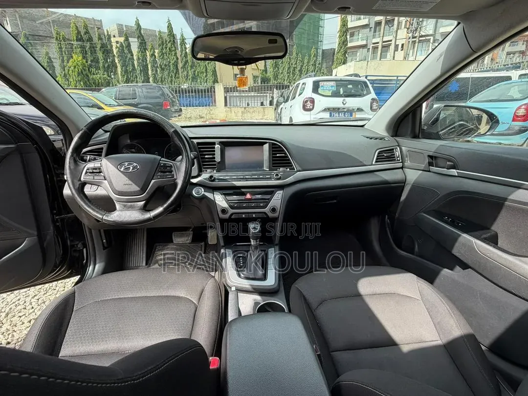 Hyundai Elantra 2019 Noir