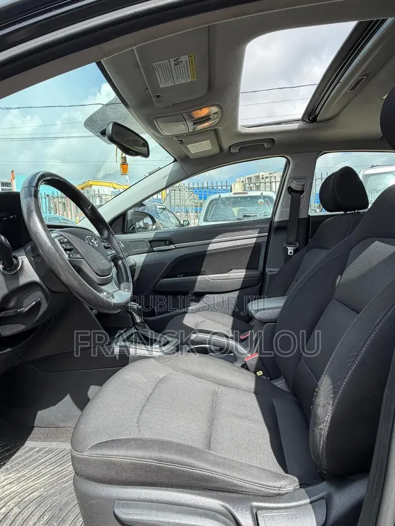 Hyundai Elantra 2019 Noir