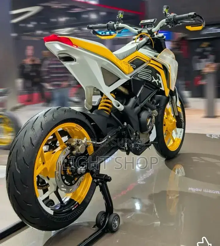 Nouveau Yamaha YBR125 2023 Noir