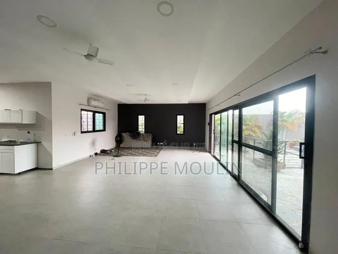 Meublé 5chbre Maison dans Elite Immobilier, Grand-Bassam à Vendre