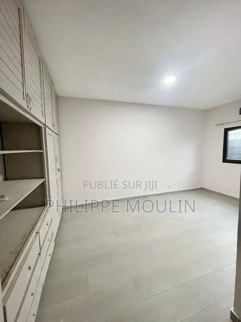 Meublé 5chbre Maison dans Elite Immobilier, Grand-Bassam à Vendre