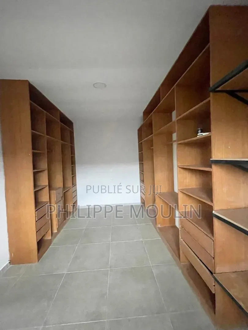 Meublé 5chbre Maison dans Elite Immobilier, Grand-Bassam à Vendre