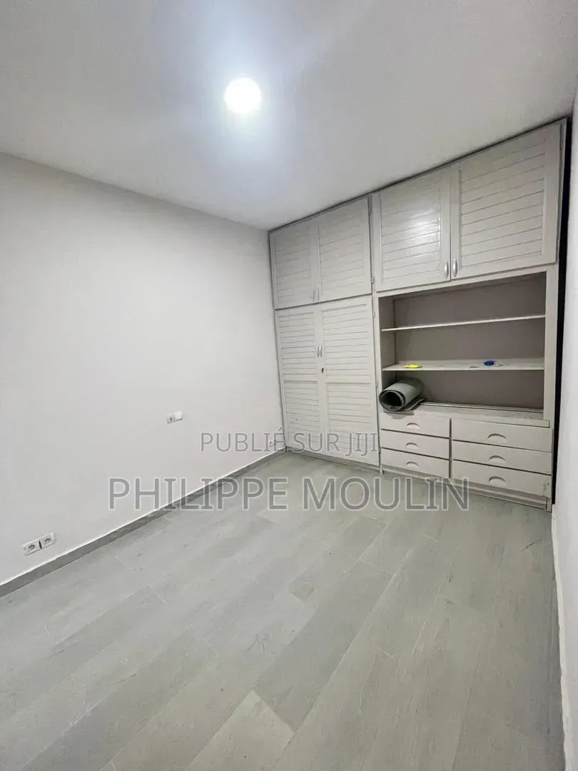 Meublé 5chbre Maison dans Elite Immobilier, Grand-Bassam à Vendre