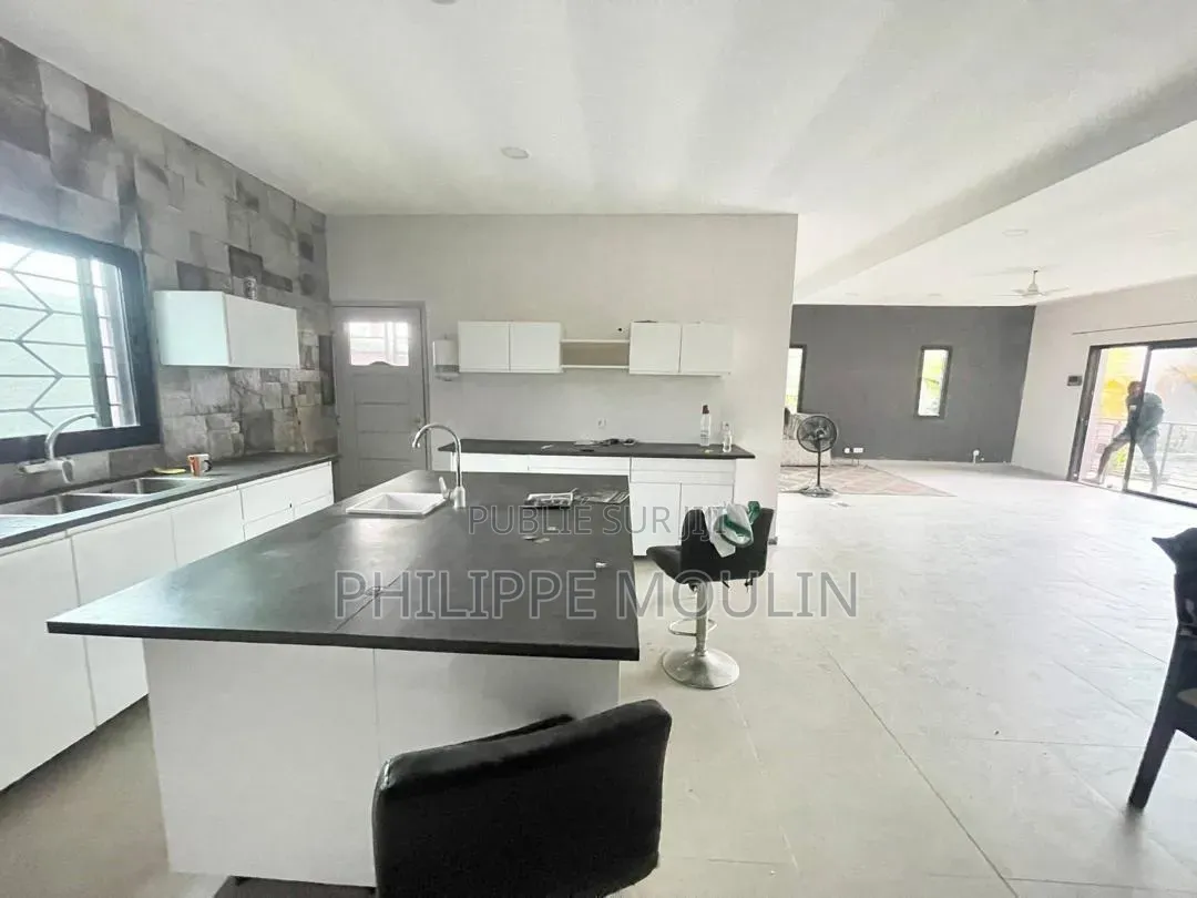 Meublé 5chbre Maison dans Elite Immobilier, Grand-Bassam à Vendre