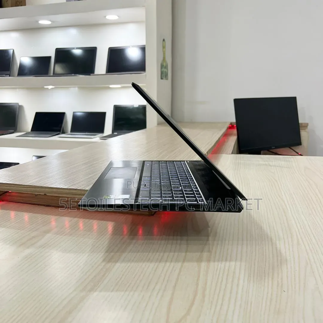 Nouveau HP Pavilion Gaming Laptop 15-dk2xxx 16GB Intel Core i7 SSD 1T