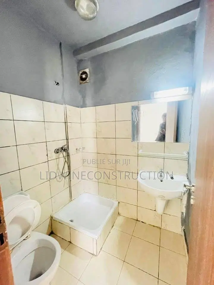 2chbre Appartement dans Yopougon à Vendre