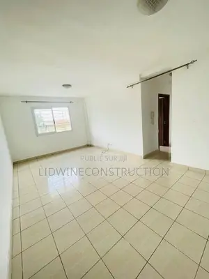 2chbre Appartement dans Yopougon à Vendre