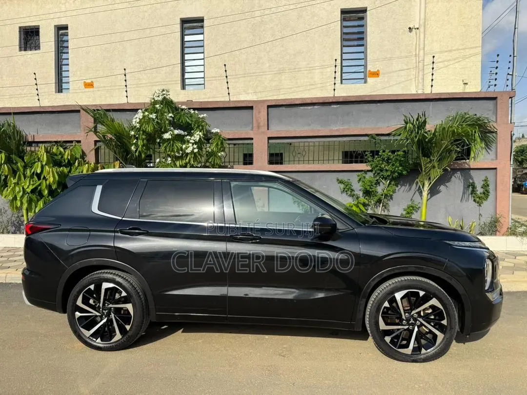 Mitsubishi Outlander 2024 Noir