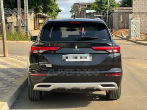 Mitsubishi Outlander 2024 Noir