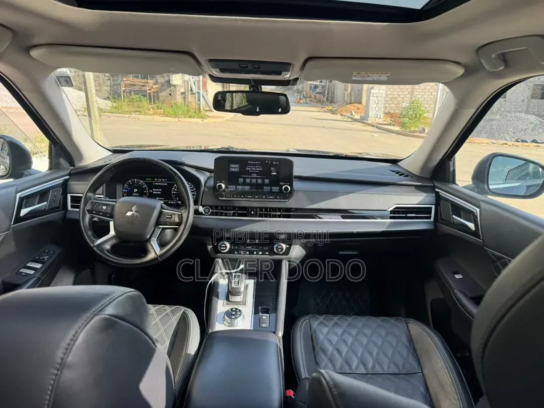 Mitsubishi Outlander 2024 Noir
