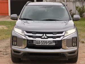 Mitsubishi Outlander 2021 Gris
